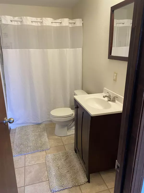 Andover, KS 67002,715 Hedgewood St