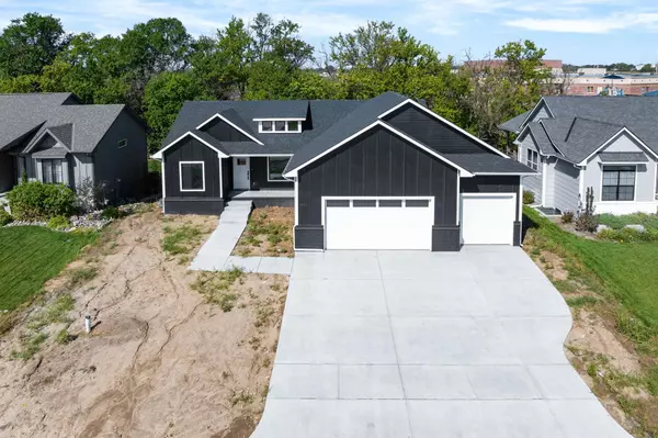 1157 S Crabtree Ln, Goddard, KS 67052