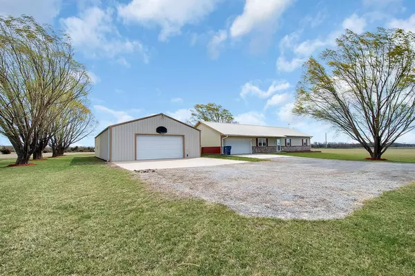 Douglass, KS 67039-8311,21958 SW Roberta Ln