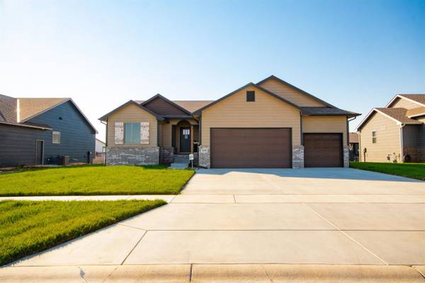 2528 Spring Meadows Ct, Derby, KS 67037