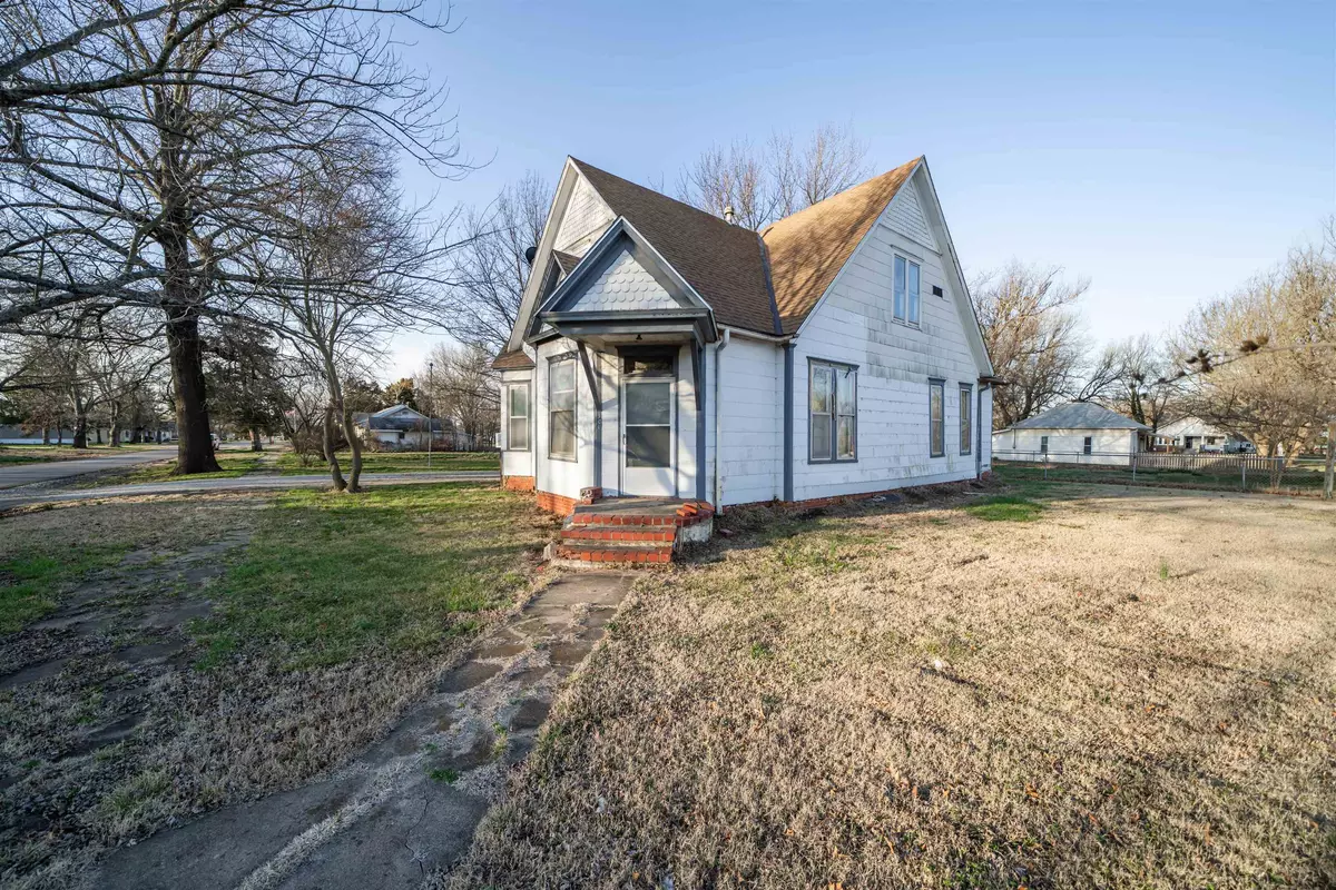 Howard, KS 67349,202 S Chestnut St