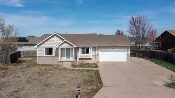 308 Wheatridge Dr,  Newton,  KS 67114