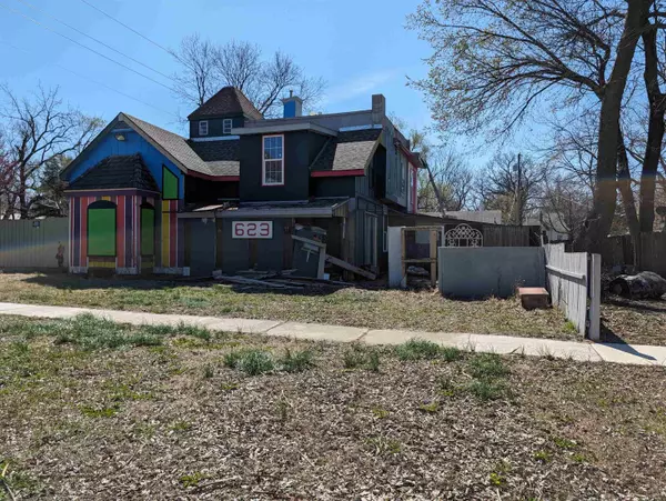 Newton, KS 67114,623 E 8th