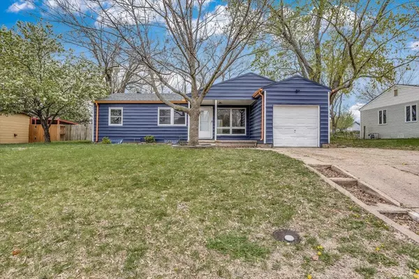 1411 E Cloverdale Dr, Park City, KS 67219