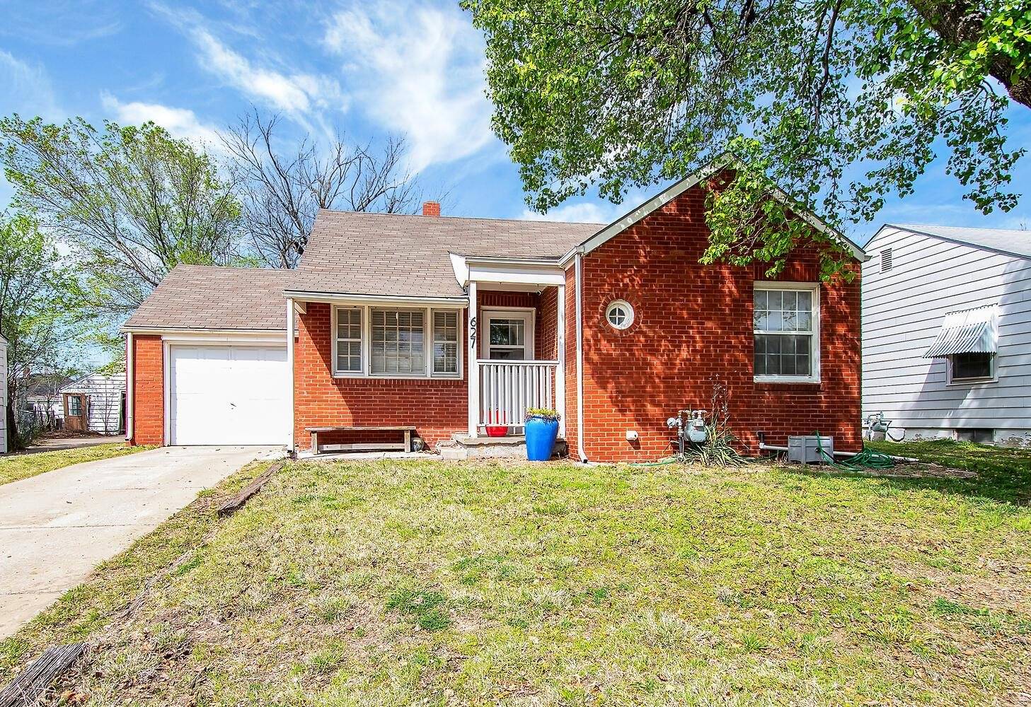 627 N Glendale St, Wichita, KS 67208