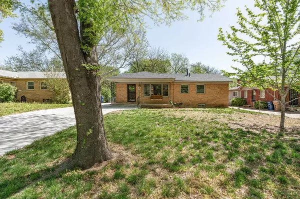 348 S Lakeview, Derby, KS 67037