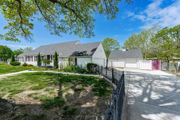 Wichita, KS 67203,1541 N Pleasantview Dr