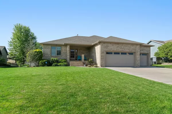 415 E Quail Ridge Ct, Mulvane, KS 67110-1136