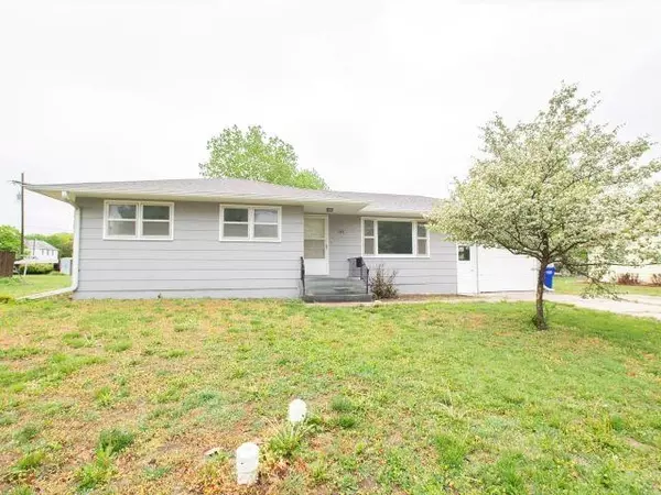 105 S Wilson St, Hillsboro, KS 67063