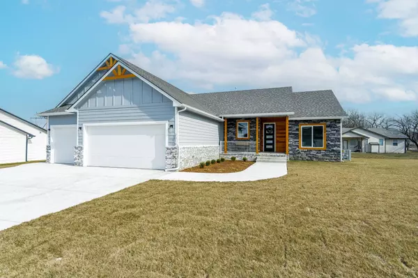 2019 E Highridge Ct, Park City, KS 67219