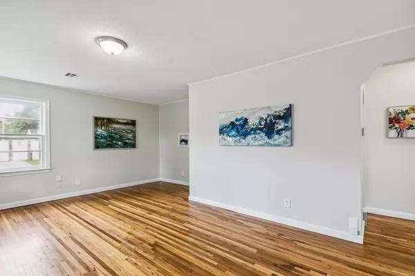 Wichita, KS 67213,918 S Bonn Ave