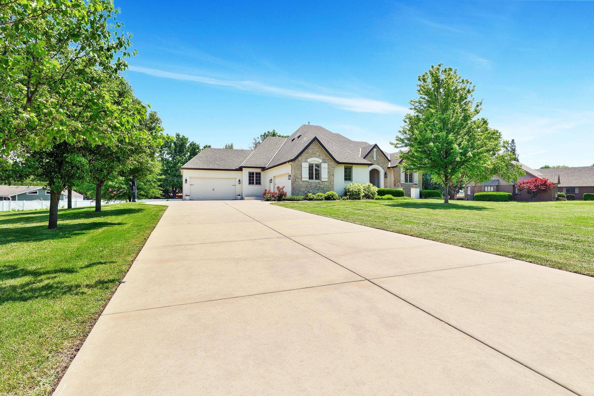 Wellington, KS 67152,11 Crestway