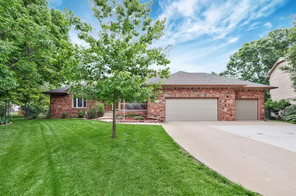 130 S Ashley Park Ct, Wichita, KS 67209
