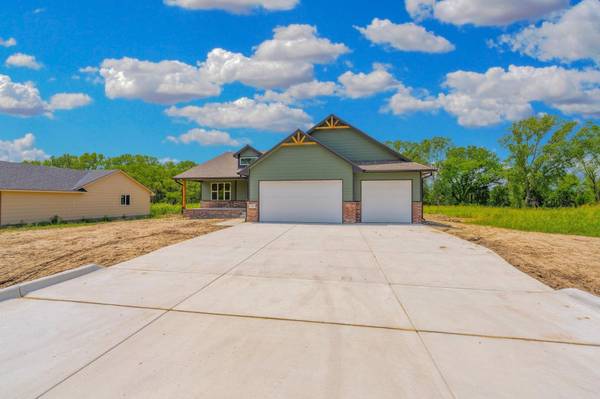 555 S Arbor Valley Way, Valley Center, KS 67147