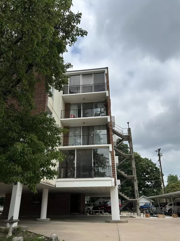 330 W Central, El Dorado, KS 67042