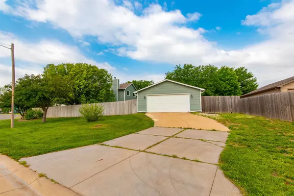 Derby, KS 67037,424 E Catalpa St