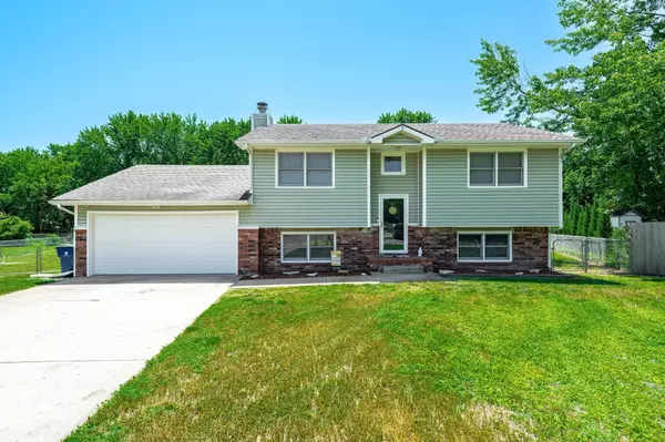 5 Tradewind Ct, Valley Center, KS 67147