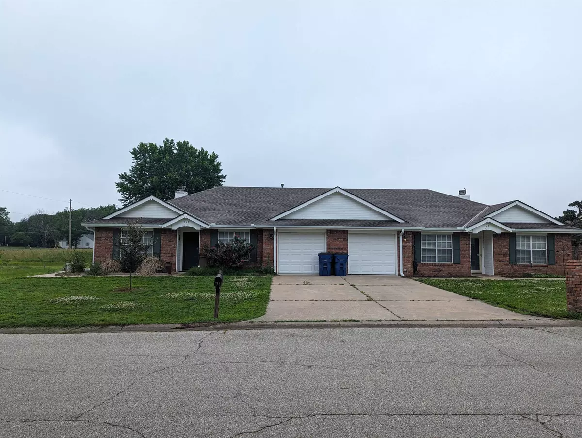 Caney, KS 67333,203 E 10th Avenue