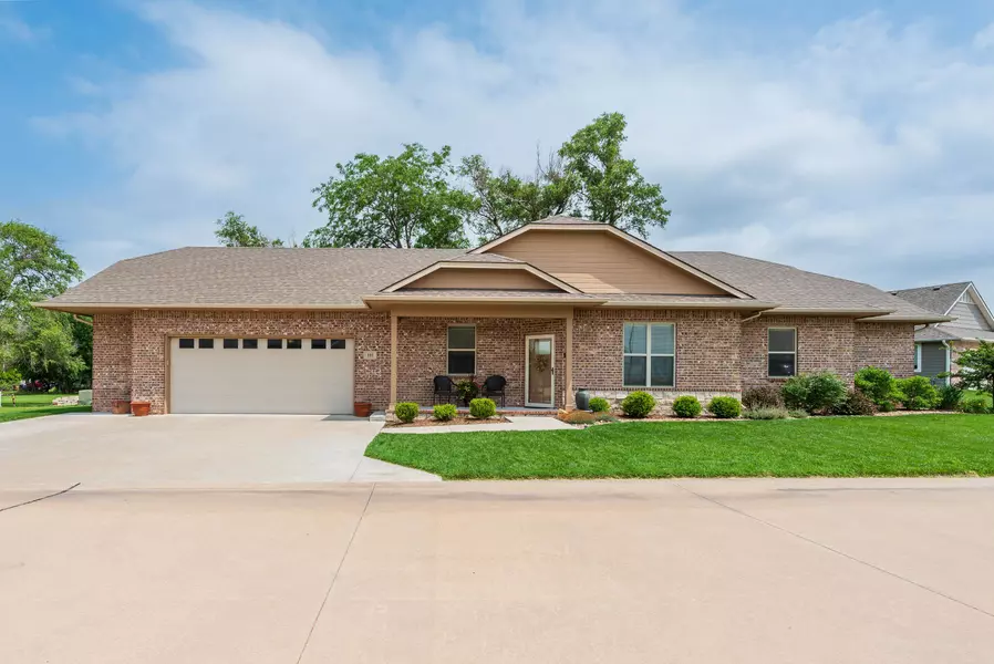 454 S 1st St # 103, Colwich, KS 67030