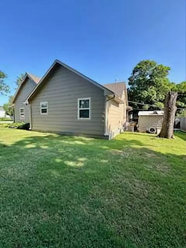 Belle Plaine, KS 67013,425 N Sumner St