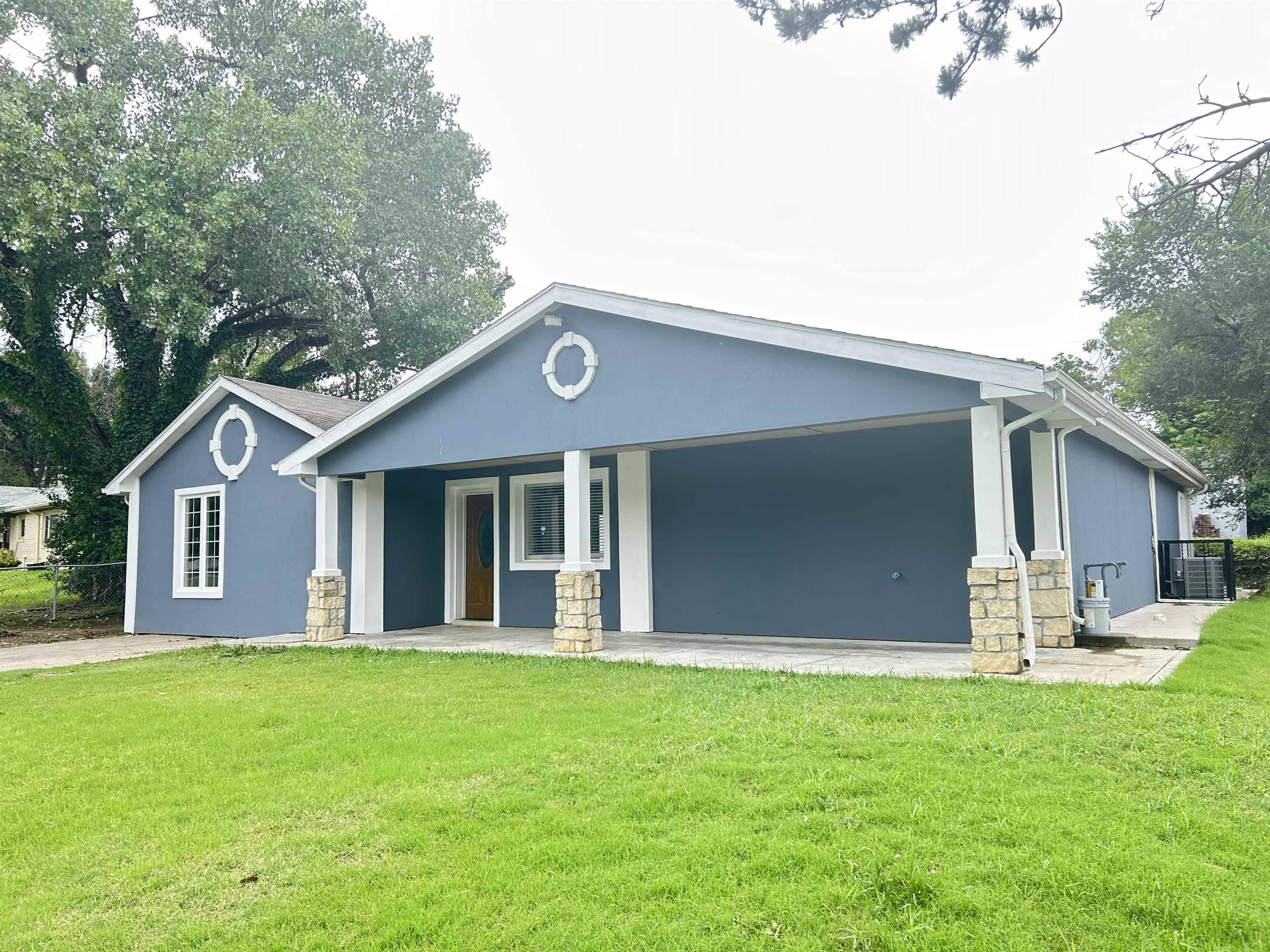 1544 Matlock Dr,  Wichita,  KS 67208