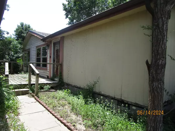 3307 W Marie, Wichita, KS 67217