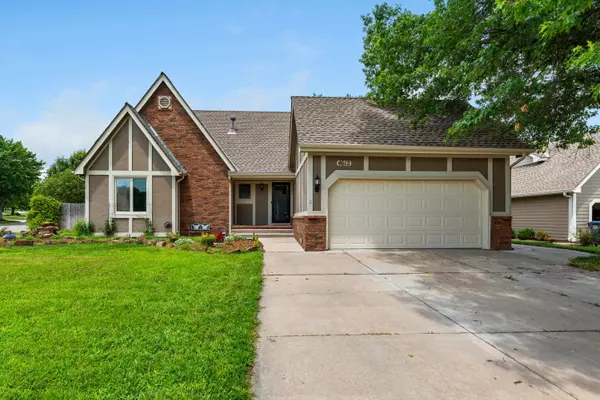 4612 Farmstead Ct, Bel Aire, KS 67220