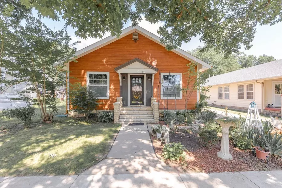 910 S A St, Arkansas City, KS 67005