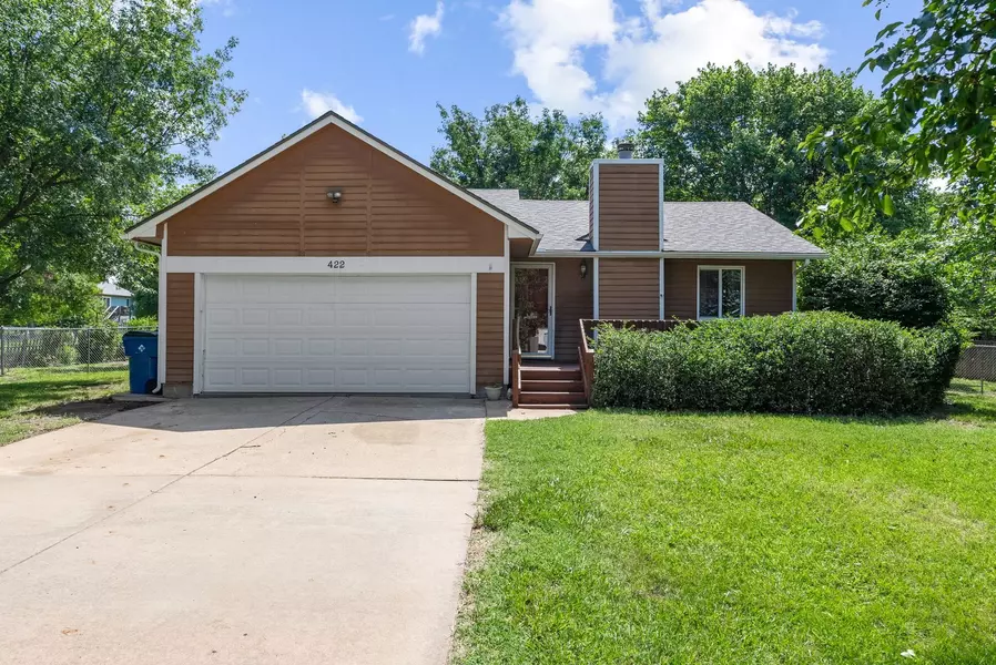 422 N Shawnee Dr, Kechi, KS 67067