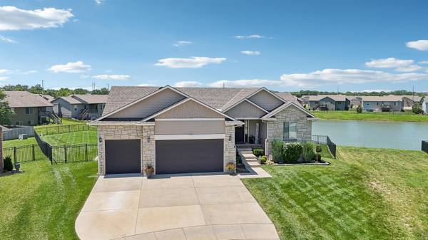 1913 E Violet Ct, Andover, KS 67002