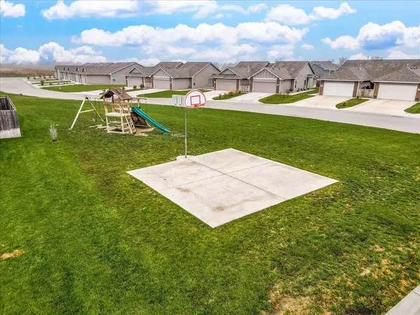 Wichita, KS 67205,4319-4321 N Sandplum St # 21