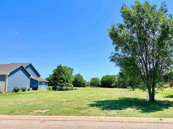 2040 N Prairie View Court, El Dorado, KS 67042