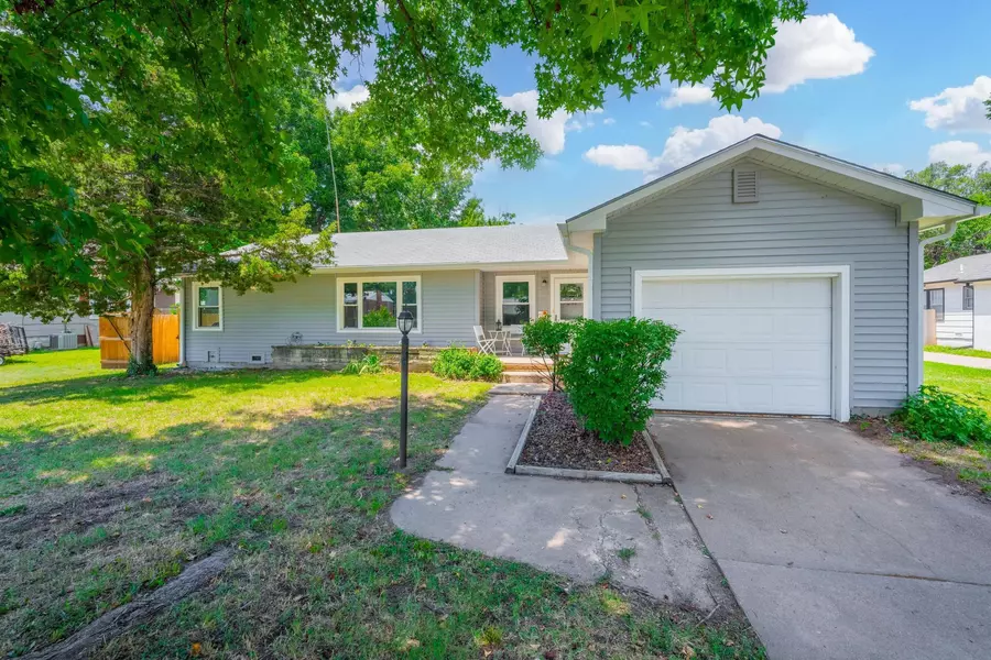 1321 N A St, Arkansas City, KS 67005