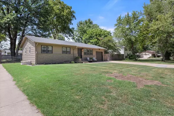 Derby, KS 67037,407 S Circle Dr