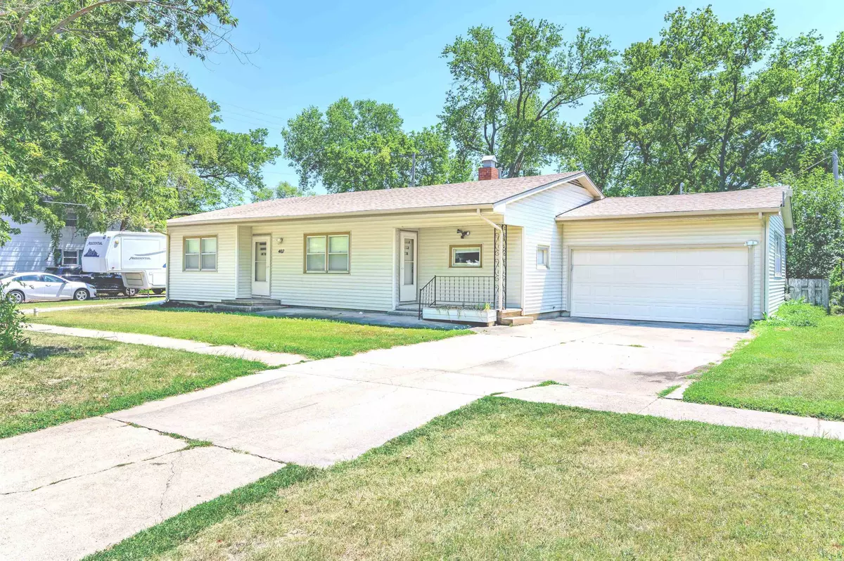 Douglass, KS 67039,407 E 3rd St