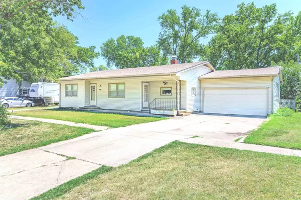 407 E 3rd St, Douglass, KS 67039