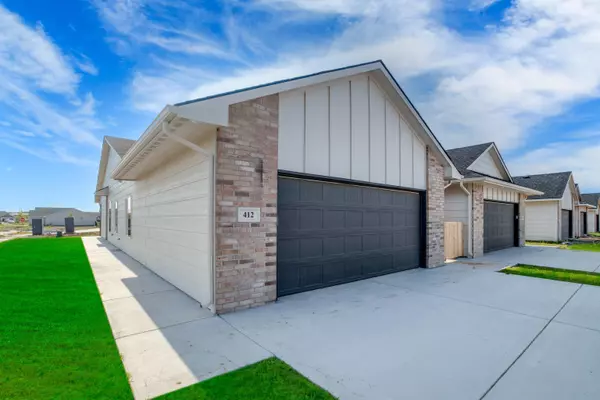 448 W Long Path Court, Goddard, KS 67052