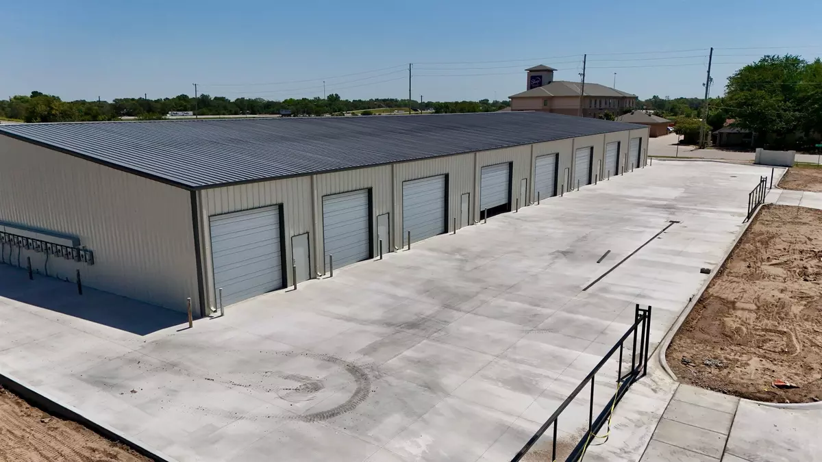 Haysville, KS 67060,140 N Cain Dr