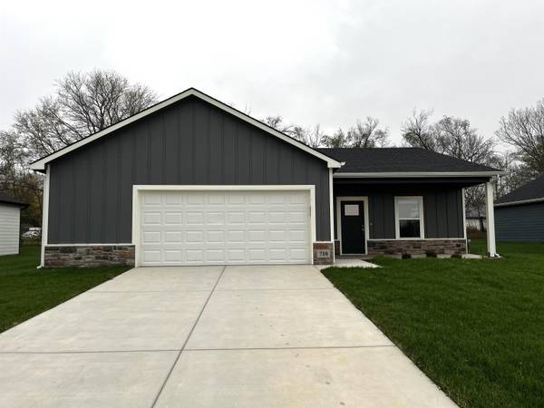 710 Finney Ave, El Dorado, KS 67042