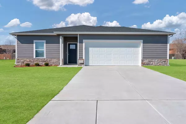 330 S Gatewood St, Valley Center, KS 67147