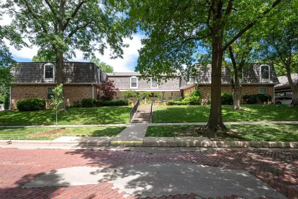 Wichita, KS 67218,3620 E ENGLISH ST APT 206B