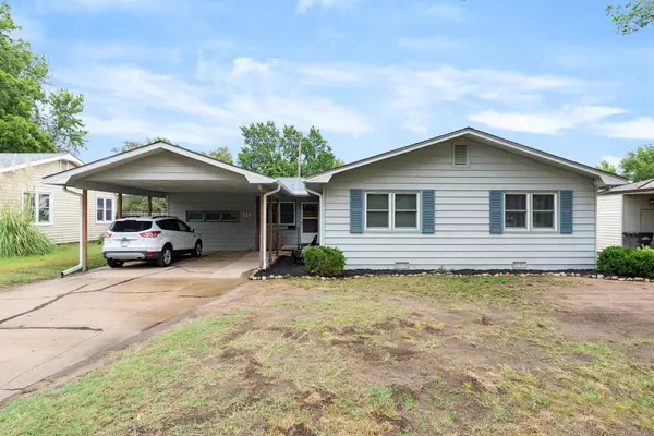 814 N 8th, Arkansas City, KS 67005