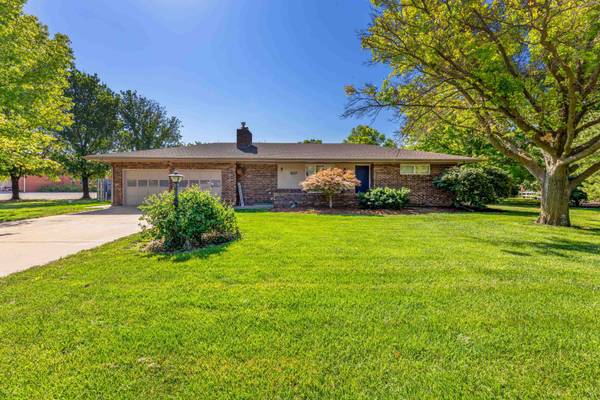 107 Willow, Hesston, KS 67062