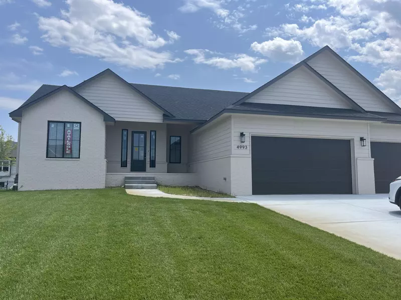 4993 Emerald Ct, Maize, KS 67101