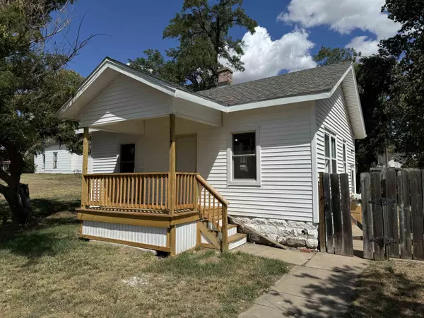 214 S Hamilton, Pratt, KS 67124