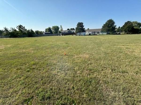 502 Clover Ln, Hesston, KS 67062