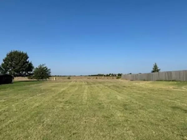 829 South Meadows Dr, Hesston, KS 67062