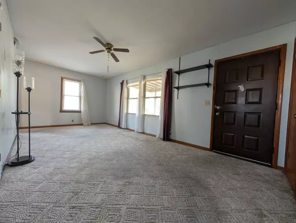 Wichita, KS 67213,1633 S Saint Paul St