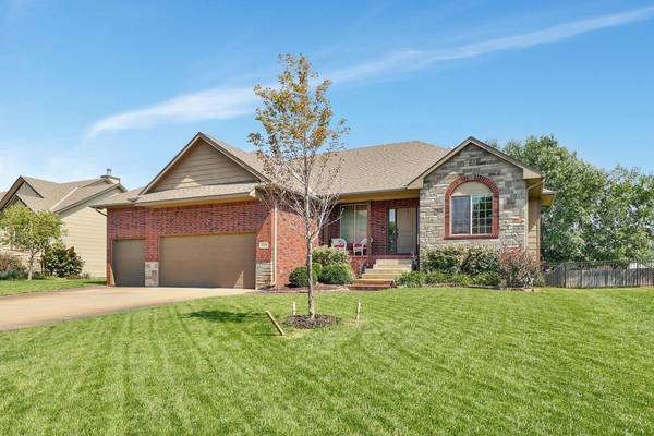 6006 W Driftwood Ct, Wichita, KS 67205