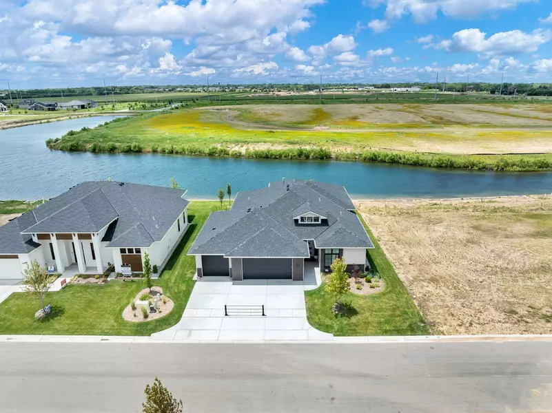 8373 W Waterway Ct, Maize, KS 67101